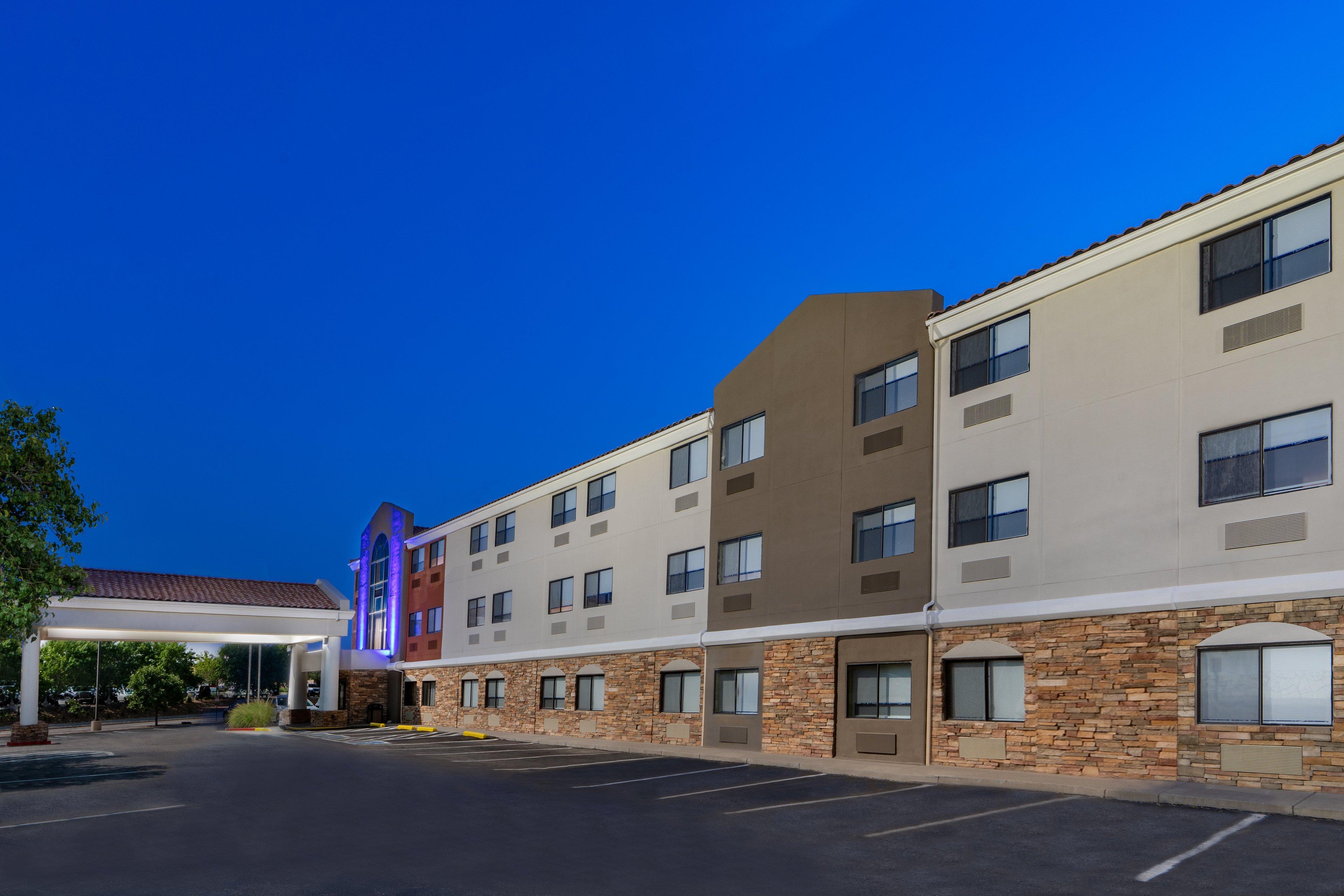 Holiday Inn Express Hotel & Suites Albuquerque - North Balloon Fiesta Park By Ihg Kültér fotó