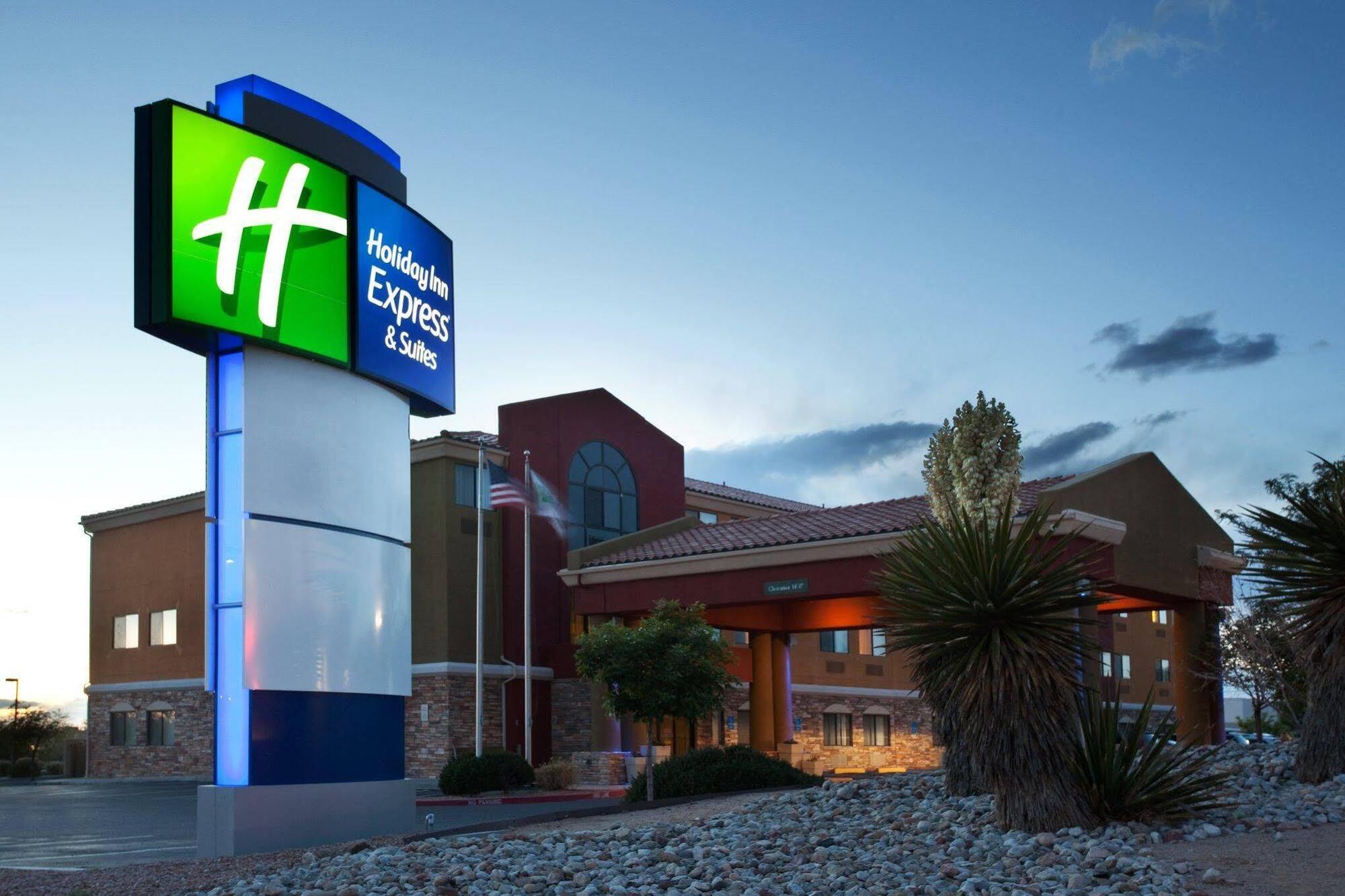 Holiday Inn Express Hotel & Suites Albuquerque - North Balloon Fiesta Park By Ihg Kültér fotó